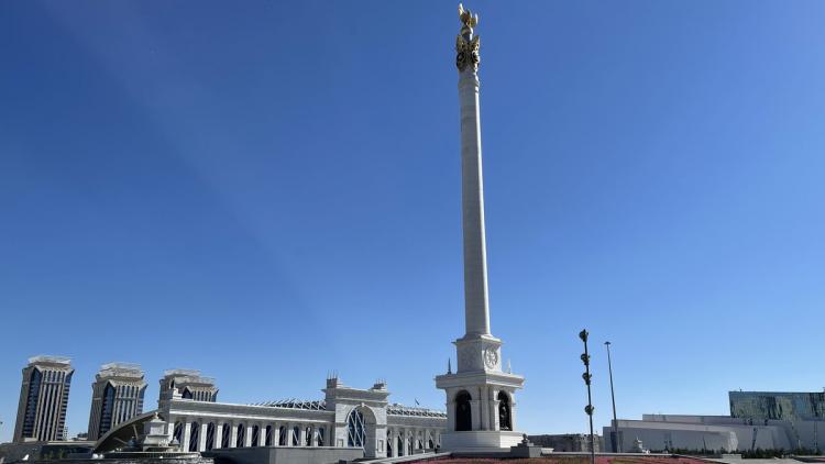 Els presidents de les cinc repúbliques de l’Àsia central, amb Putin i Xi, el 9 de maig passat, en un acte del Dia de la Victòria, davant la muralla del Kremlin, a Moscou